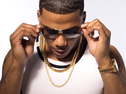 nelly-54661eabf2451-l